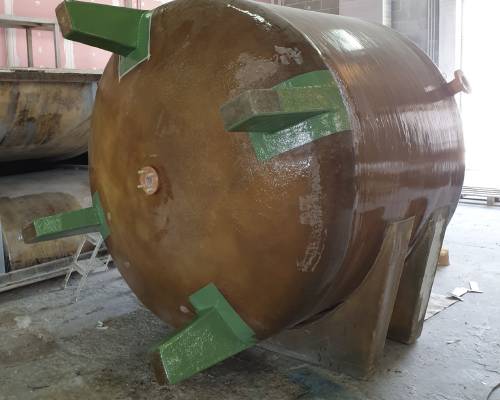 Serbatoi ad asse verticale fondo bombato su gambe